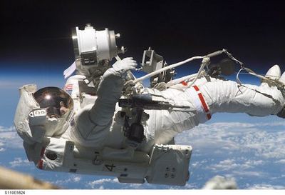 A NASA Psychologist Reveals 3 Mental Health Hacks Astronauts Use In Space