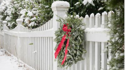 Expert-approved tips on how to clean an artificial wreath for a beautiful, festive and spruced-up flourish