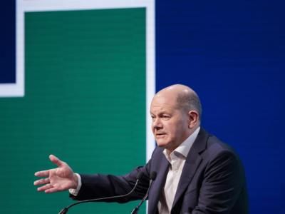 German Chancellor Scholz Faces Confidence Vote Amid Government Turmoil