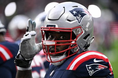 Patriots considering position change for OT Mike Onwenu