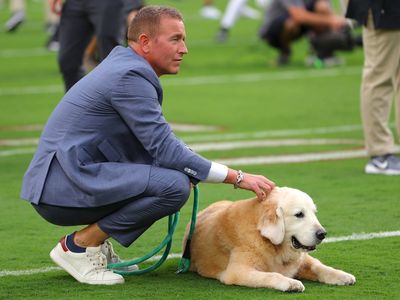 ‘RIP to America’s favorite dog’:Tributes pour after Kirk Herbstreit’s dog, Ben, dies