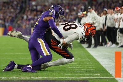 Ravens DB Kyle Hamilton exits matchup vs. Bengals with a leg injury