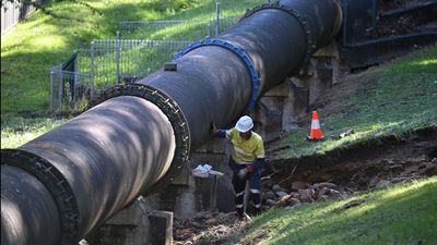 Families evacuated after burst water pipe floods homes