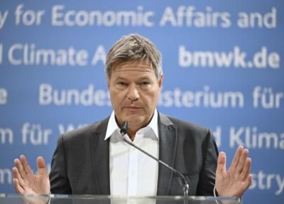 Germany's Economy Minister Hopes To Become Green Party Candidate