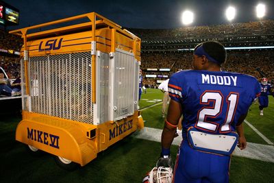 The drama behind LSU’s live tiger on the sidelines, explained