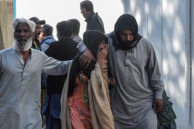 At least 26 dead in powerful bomb blast at train station in Pakistan