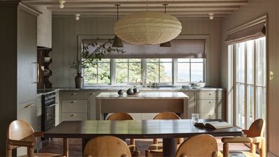 What Colors Work Well in a Kitchen? Design Experts' Advice on Choosing a Color Scheme That Oozes Style