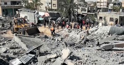 Israeli air strikes kills 13 including journalists, pregnant woman and child