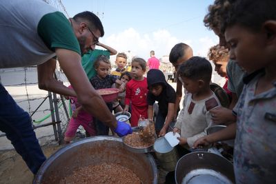 Hungry Palestinians in north Gaza search for food, sealed off from aid for a month by Israeli siege