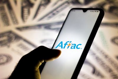 Do Wall Street Analysts Like Aflac Stock?