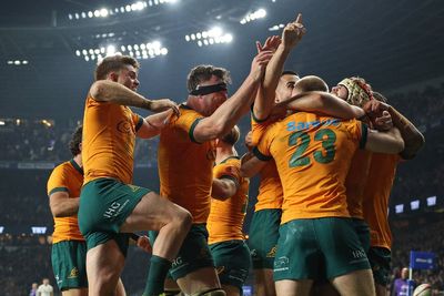 England vs Australia LIVE! Result, updates and reaction as Wallabies snatch thrilling Twickenham win