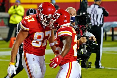 Chiefs RB Clyde Edwards-Helaire opens up about friendship with Travis Kelce: ‘Look at him as a big brother’