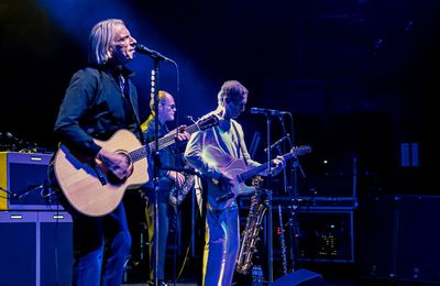 Paul Weller dedicates My Ever Changing Moods to 'people of Gaza' at London show