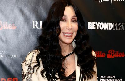 Cher recalls finding fame after hotel eviction