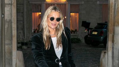 Kate Moss’ velvet blazer and knee high boots combination is cool casual at its finest