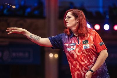 Trans player Noa-Lynn van Leuven whitewashed by Michael van Gerwen