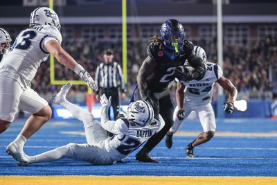 Ashton Jeanty goes for 209 rushing yards, 3 TDs in Boise State win