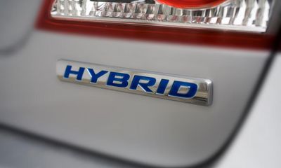 Battery-powered electric vehicle sales plunge by 25% as Australian drivers choose hybrid models