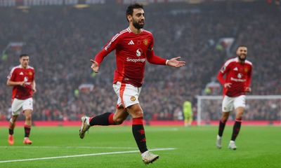 Bruno Fernandes sparks Manchester United to easy victory over Leicester