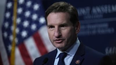 Rep. Dean Phillips Criticizes Both Parties For Neglecting American Interests