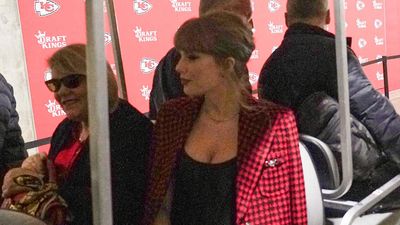 Taylor Swift Had a Polite Three-Word Message Upon Arrival at Broncos-Chiefs Game