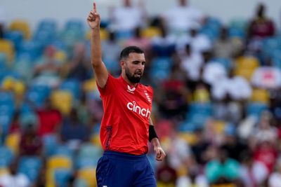 England set target of 159 to win second T20 international against West Indies