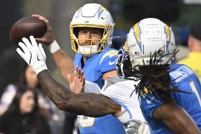 Chargers highlight: Quentin Johnston outruns Kenneth Murray for touchdown