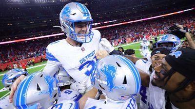 Jake Bates Narrowly Hits 52-Yard Field Goal to Complete Lions' Comeback vs. Texans