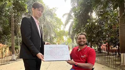 Para swimmer Aalam sets world record in open water