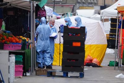 Hero market traders tackle 'knifeman' during horror triple stabbing in south London