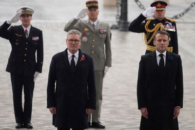 Starmer marks Armistice Day at Paris ceremony with Macron