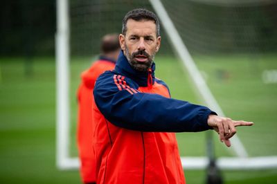 Alan Shearer Believes Van Nistelrooy Will Part Ways With Manchester United