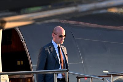 Trump ready to name immigration hardliner Stephen Miller as policy leader in White House