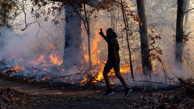 Wildfires spread in New York, New Jersey, prompting health advisories