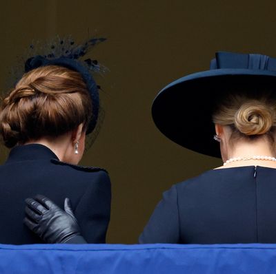 How Princess Kate's "Royal Sister" Comforted Her During Tearful Remembrance Day Ceremony