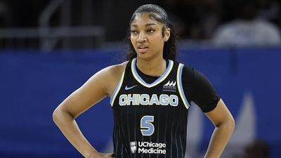 Angel Reese Had Funny Line After Old Photo With Geno Auriemma Resurfaces  