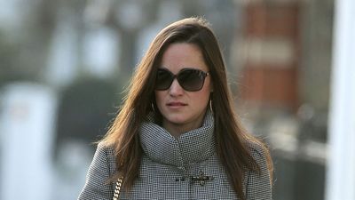 Pippa Middleton's houndstooth coat and suede shoulder bag is the chic duo that will see you through to spring