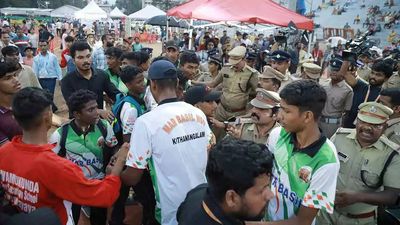 Schools' meet ends in chaos as protesting athletes clash with police