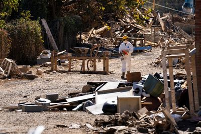 Restaurant workers face hard decisions after Hurricane Helene: stay or leave?