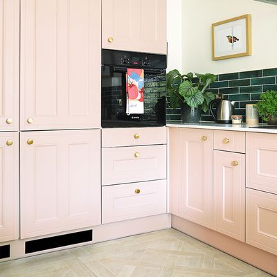 How to organise kitchen cupboards – 23 expert tricks to keep kitchen cabinets tidy