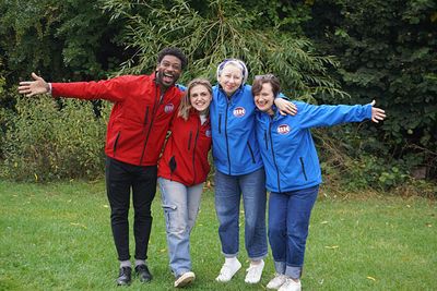 Doctors REUNION on Bargain Hunt!