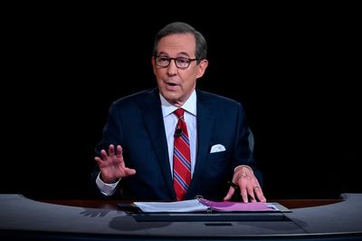 Chris Wallace is leaving CNN. He says he wants to see what the new media environment has to offer