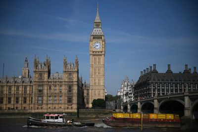 MPs urged to be 'wary' near Parliament after reports of phone thefts