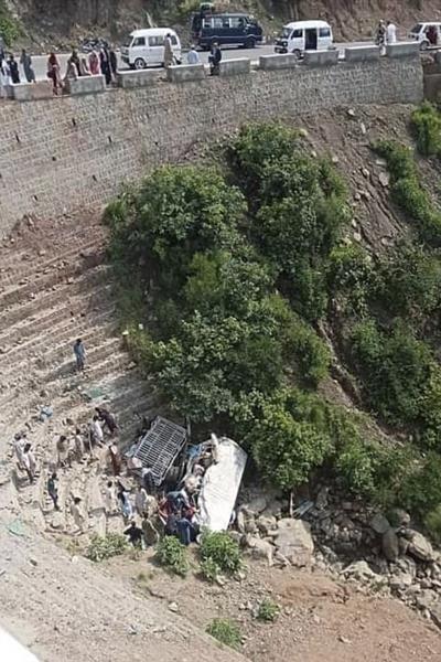 Bus Crash In Pakistan Kills 18 Wedding Guests