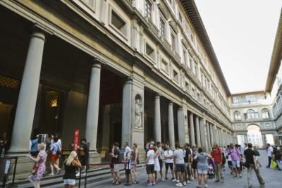 Florence Implements Measures To Combat Overtourism