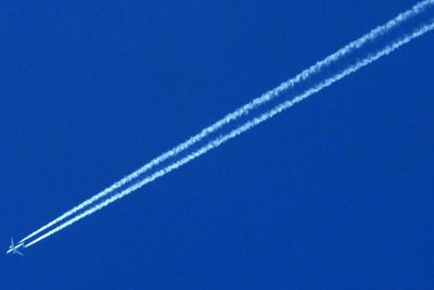 Damaging jet vapour trails could be eliminated with cheap solution – experts