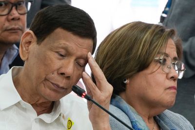 Philippines says it will cooperate if ICC seeks Duterte's custody over drug killings