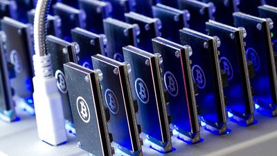 Bitcoin Miners HIVE, Hut 8 Rally On Target Hikes, 'Imminent' AI Deal