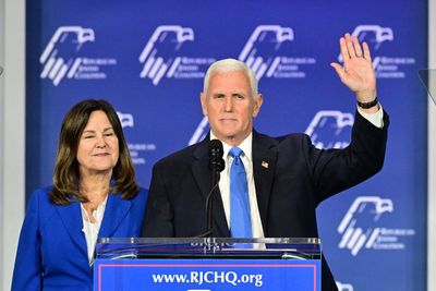 Pence says he doesn’t want Trump to pardon Jan 6 rioters and prays for president-elect to ‘stand on his oath’