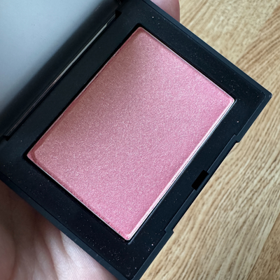 After trying the newest iterations I can confirm that this blusher is one of the most iconic of all time